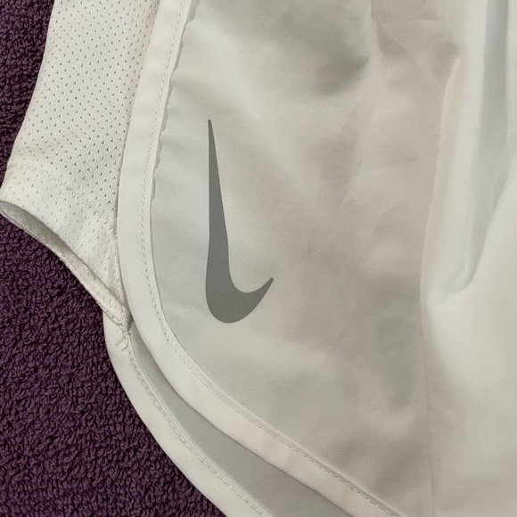 Nike DRI-FIT white running Short Woman’s size XS - Picture 4 of 5